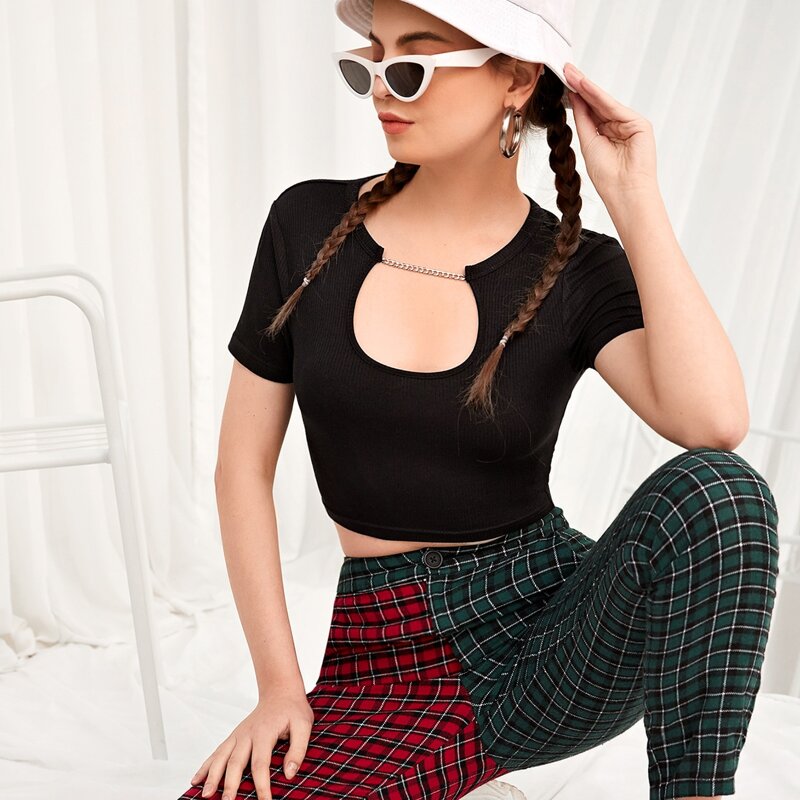 

Chain Detail Choker Neck Crop Tee, Black