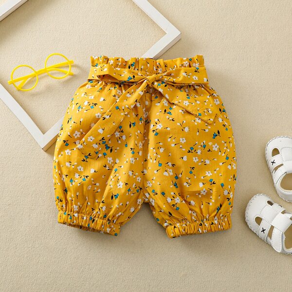 

Baby Girl Ditsy Floral Belted Paper Bag Waist Shorts, Yellow