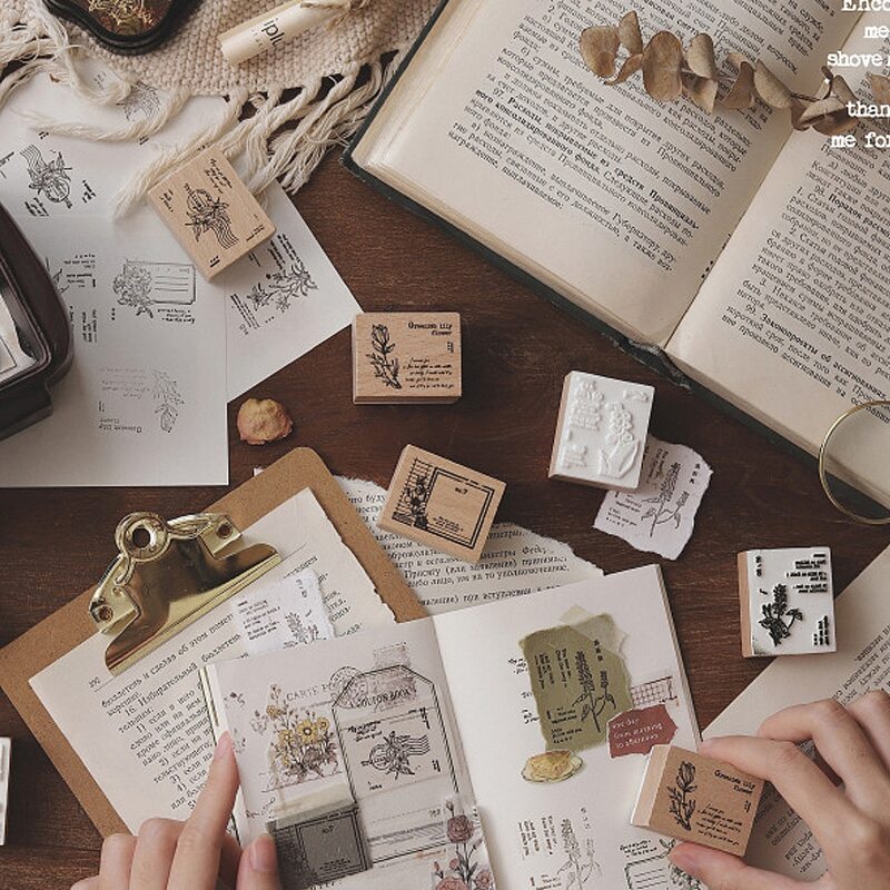 

1pc Random Plant Pattern Wooden Stamp, Khaki