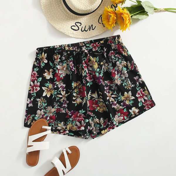 

Plus Allover Floral Print Drawstring Waist Shorts, Black