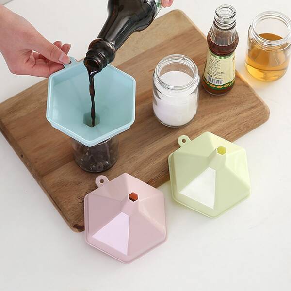 

1pc Random Color Plastic Hexagon Funnel, Multicolor