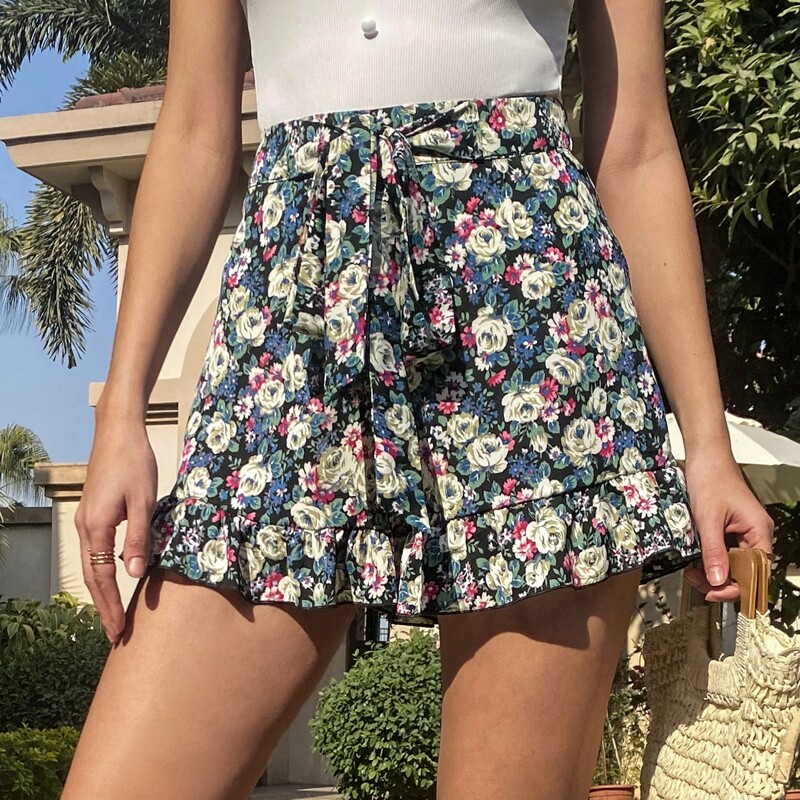 

Floral Print Tie Front Shorts, Multicolor