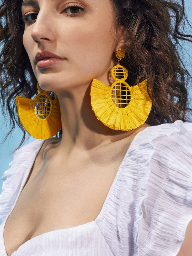 SHEIN VCAY 1對誇張草製水草耳環,適用於女性度假/派對/約會穿搭配件 - 黃色 - 查看 1