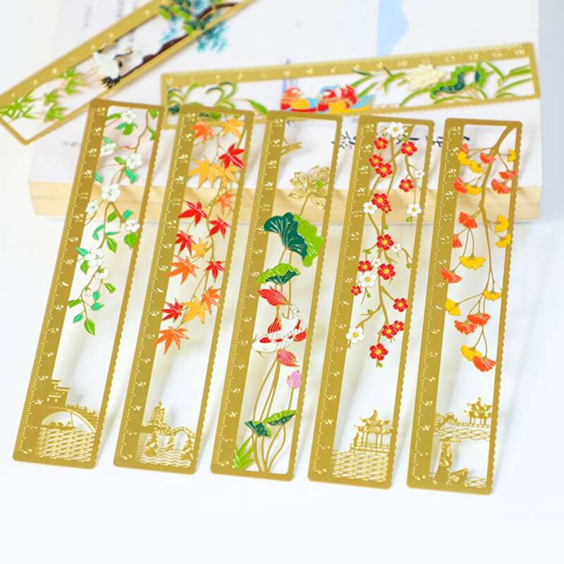 

1pc Hollow Flower Design Random Ruler, Multicolor