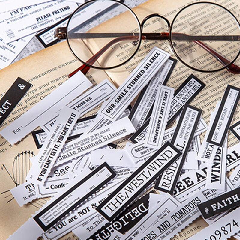 

3sheets Slogan Graphic Random Sticker, Black and white