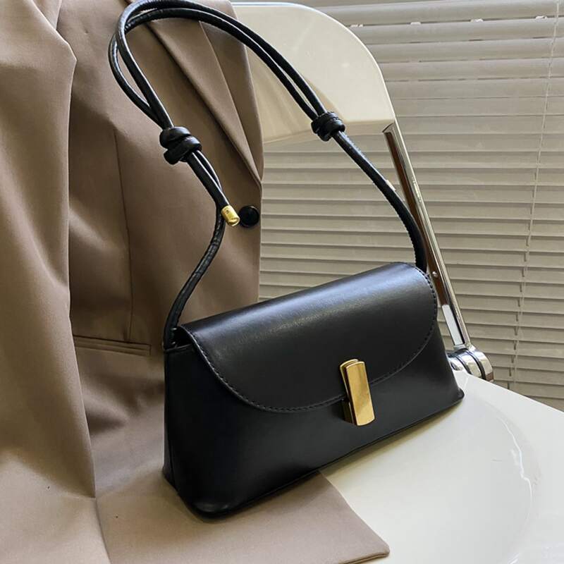 

Solid Flap Bag, Black