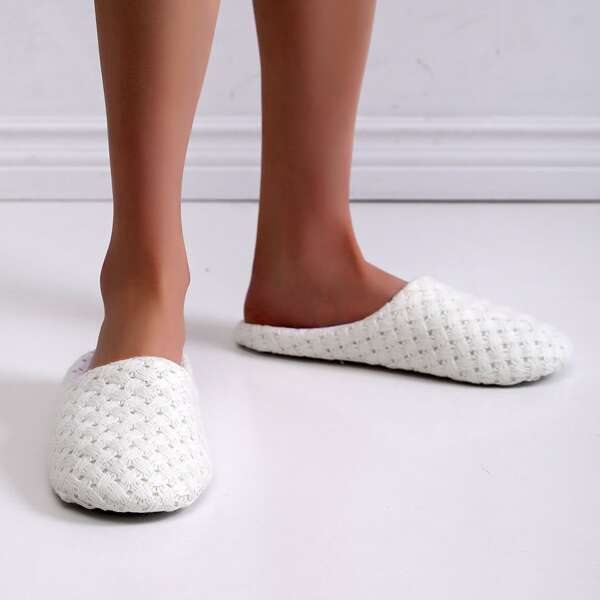 

Round Toe Knit Slippers, White