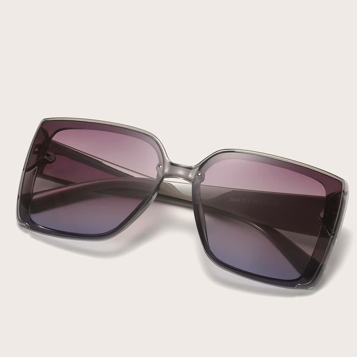 

Square Frame Sunglasses