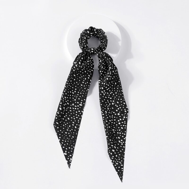 

Graphic Scrunchie Scarf, Black