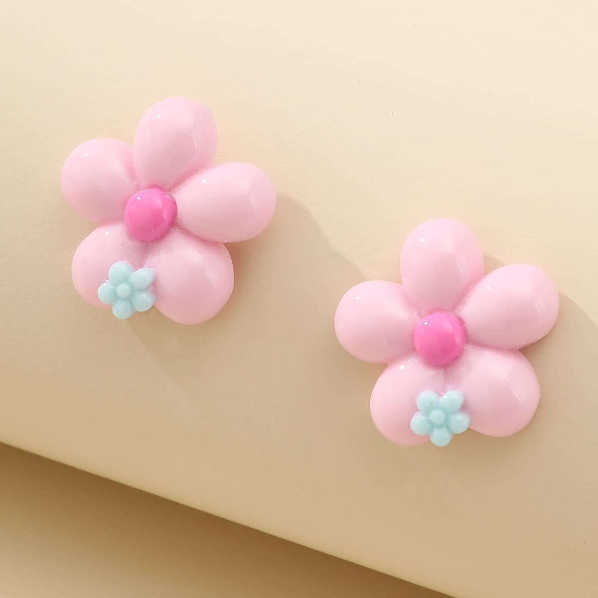 

Floral Stud Earrings, Baby pink