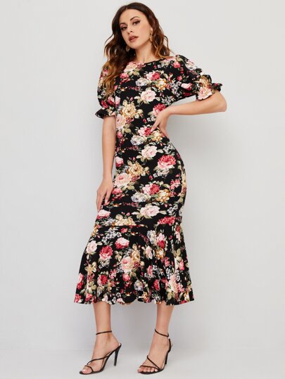 فستان مزهر بحافة حورية البحر بأكمام منفوخ