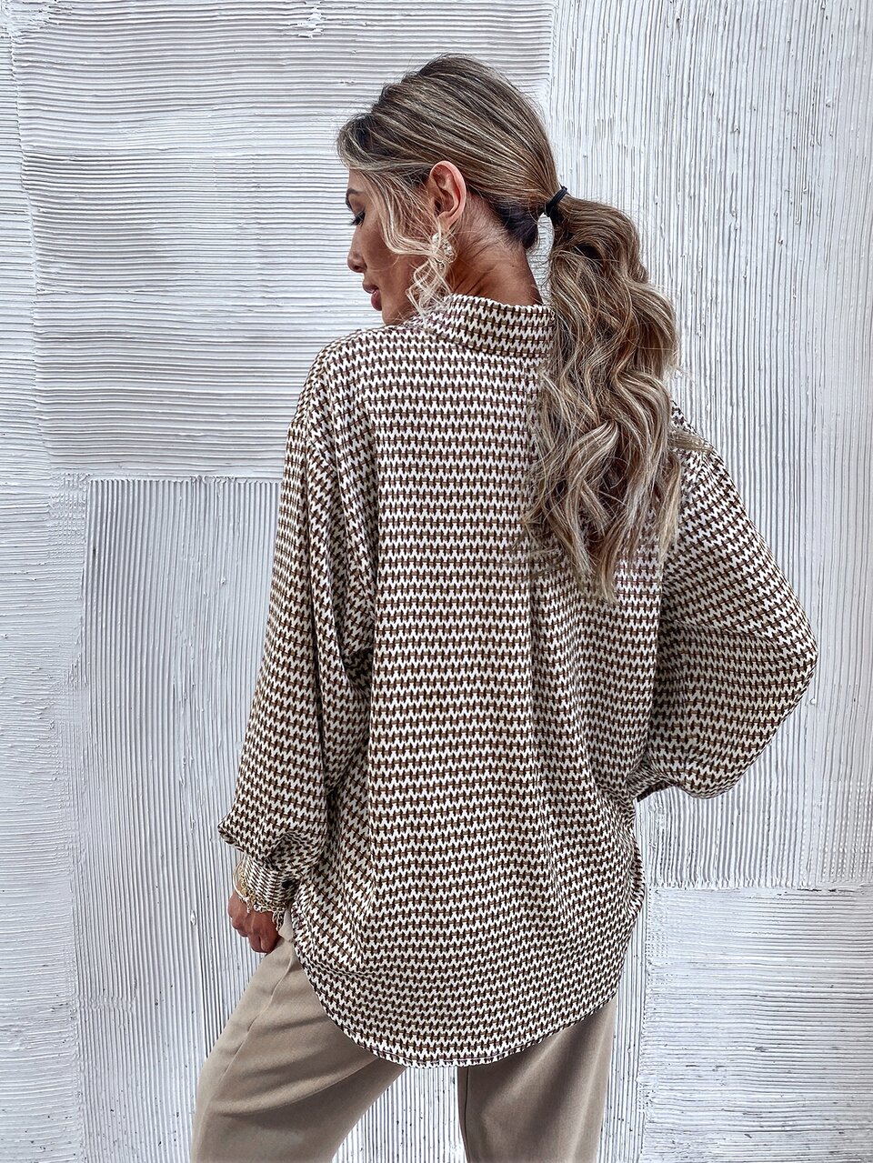 Women's Beige Elegant Office Autumn Hidden Button Allover Print Longline Shirt,Casual Oversized Long Sleeve Collar Multicolor Bishop Sleeve Blouses