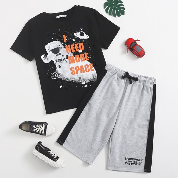 

Boys Slogan and Astronaut Print Top & Contrast Sideseam Shorts Set, Multicolor