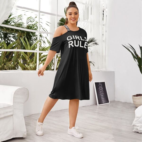 

Plus Asymmetrical Neck Letter Graphic Dress, Black
