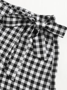 SHEIN Privé 露肩生菜邊短版上衣和圍裹結飾格紋褲裙套裝 - 黑與白 - 查看 5