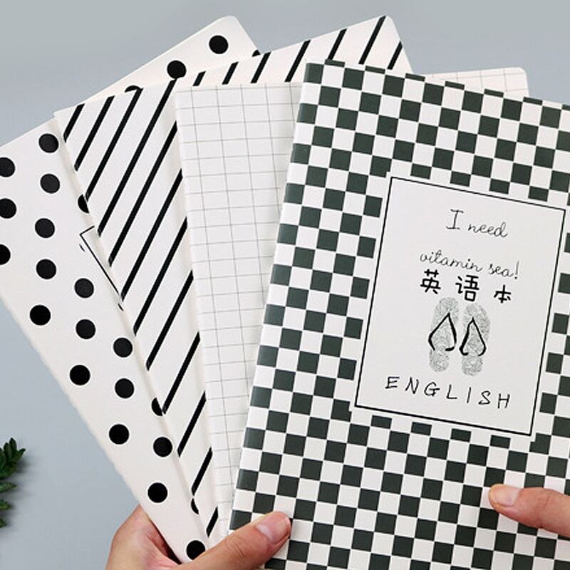 

1pc Random Pattern English Notebook, Black and white