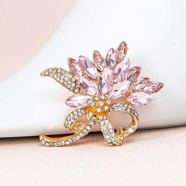 

Rhinestone Decor Brooch, Baby pink