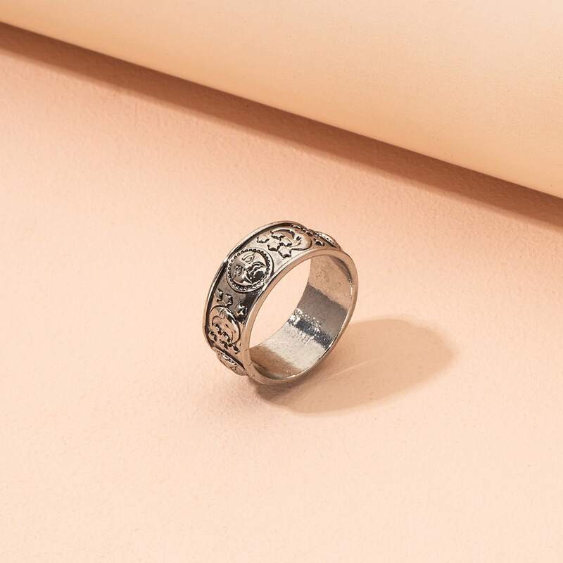 

Moon & Star Detail Ring, Silver