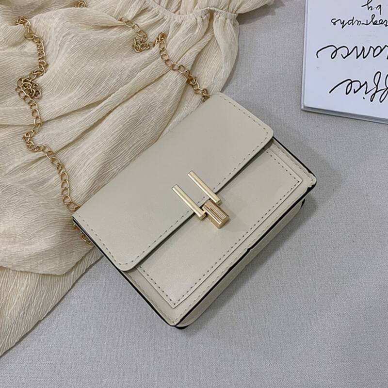

Stitch Trim Flap Bag, White