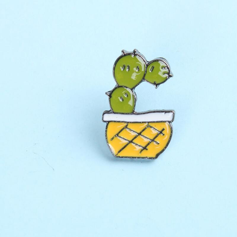 

Plant Design Brooch, Multicolor