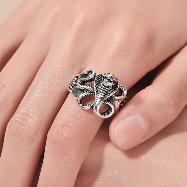 

Serpentine Design Ring, Silver
