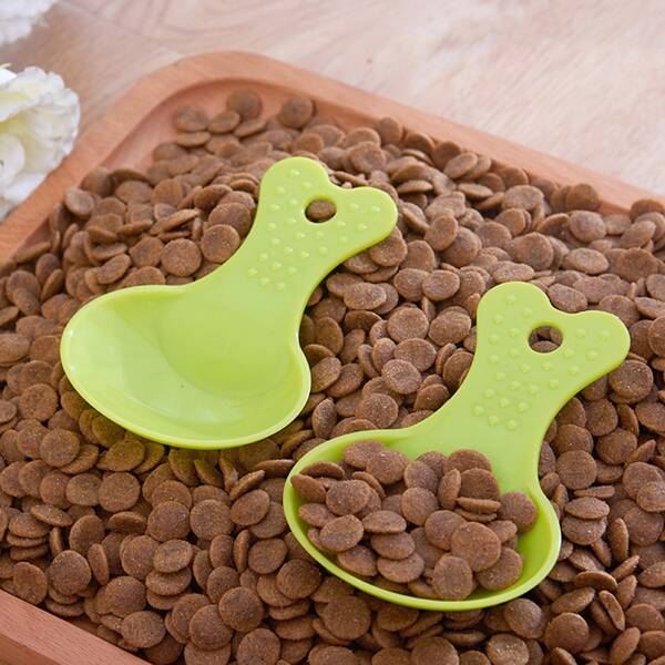 

2pcs Random Color Pet Food Scoop, Multicolor
