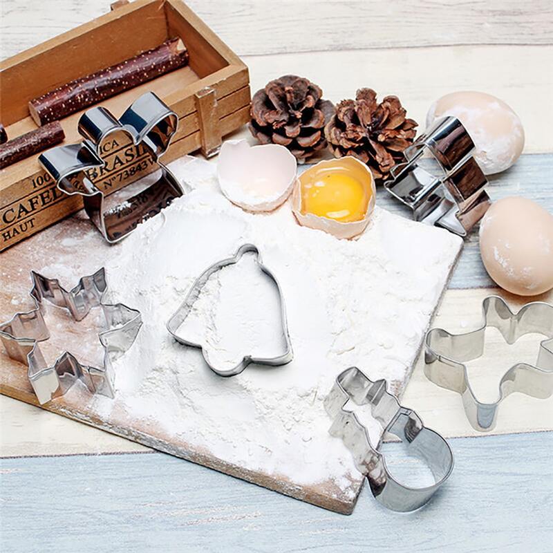 

6pcs Christmas Biscuit Mold, Silver