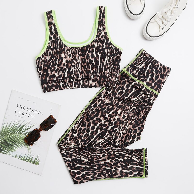 

Leopard Contrast Binding Sports Set, Multicolor