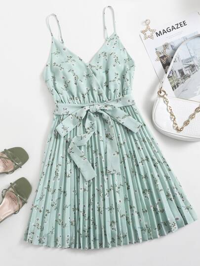 فستان منزالق بحزام وبعنق متداخل مزهر