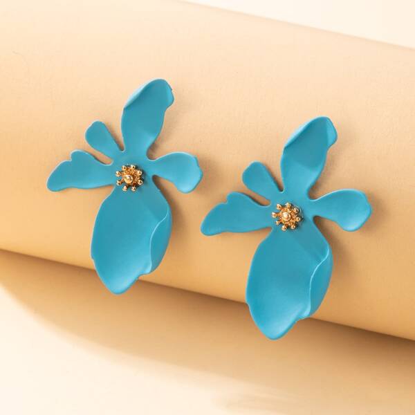 

Flower Design Stud Earrings, Blue