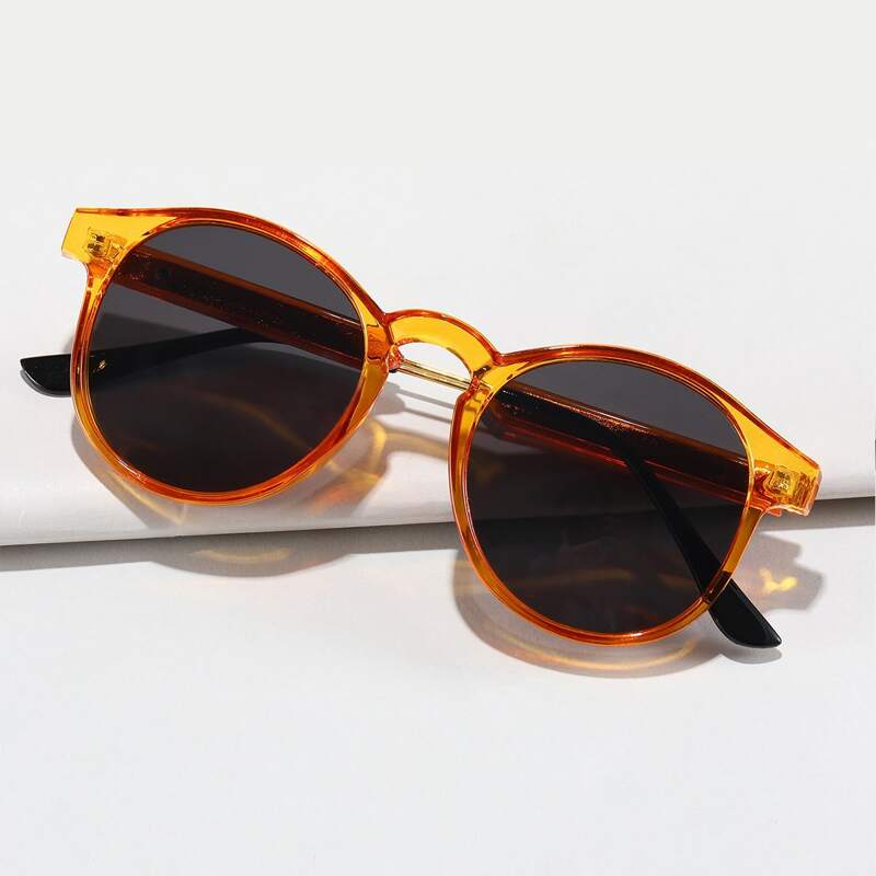 

Round Frame Sunglasses