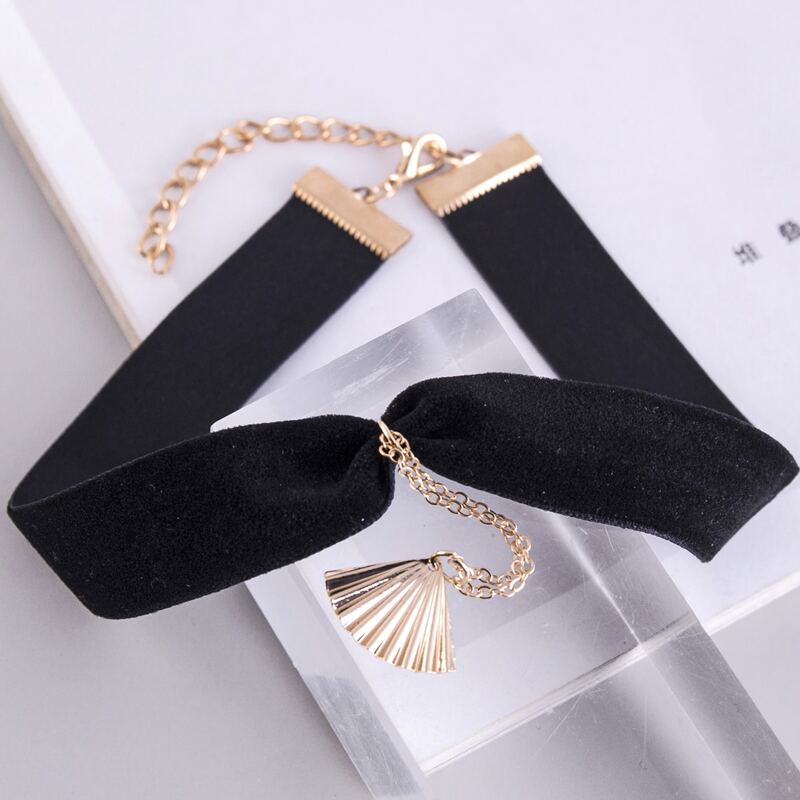 

Fan Charm Choker, Black