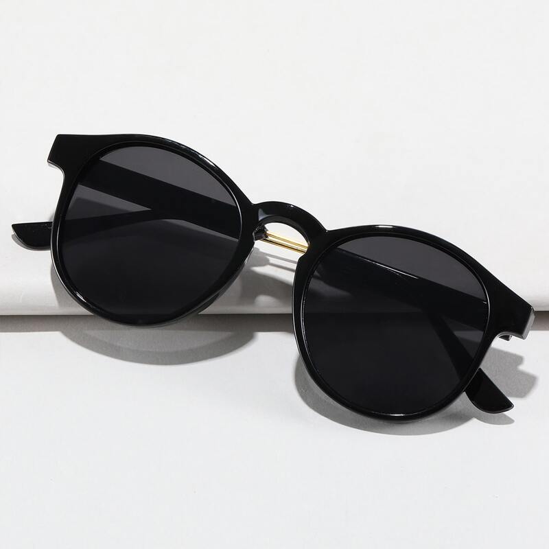 

Round Frame Sunglasses
