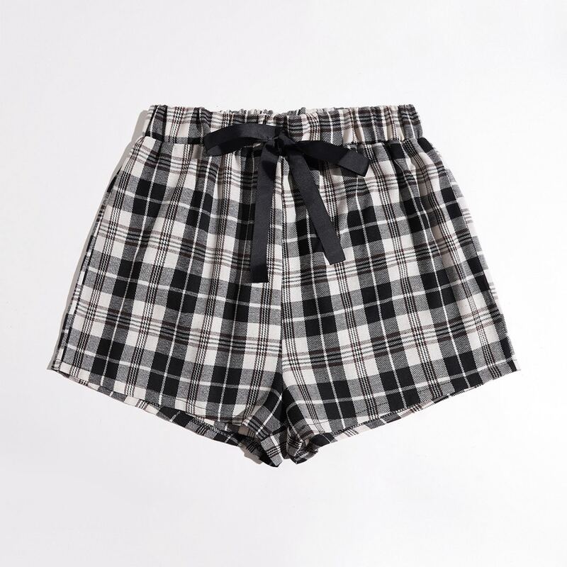 

Tie Front Plaid Shorts, Black and white