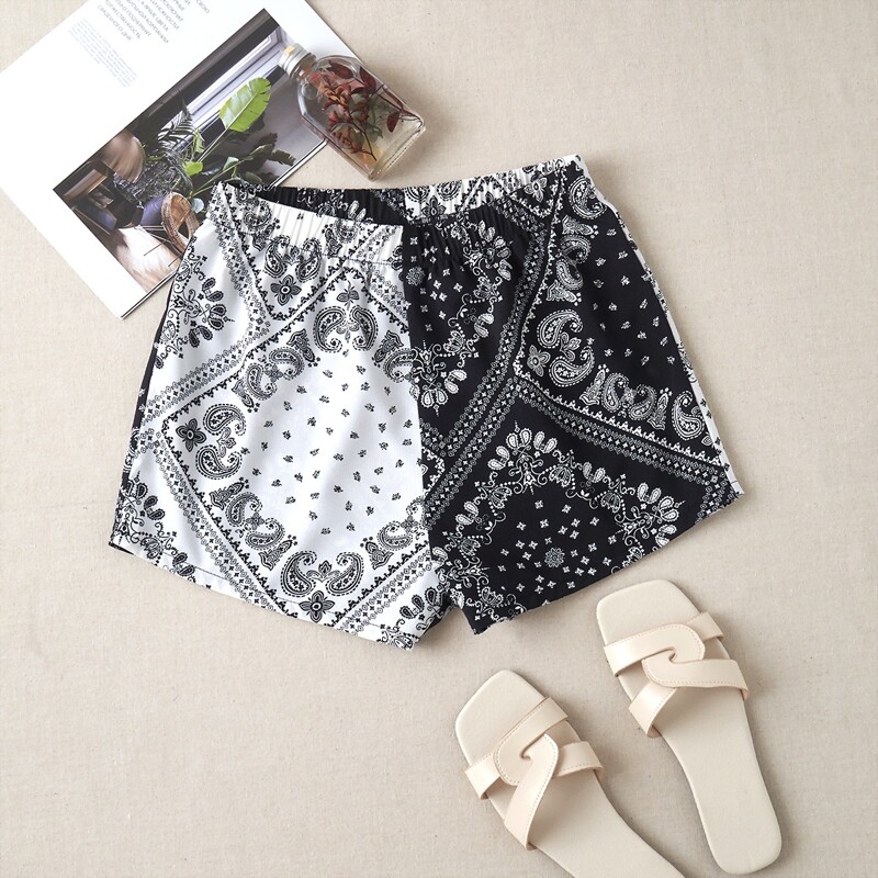 

Paisley Scarf Print Shorts, Black and white