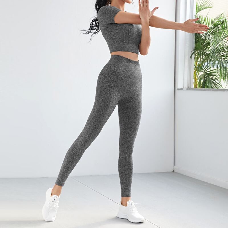 

Solid Crop Sports Tee & Leggings, Multicolor
