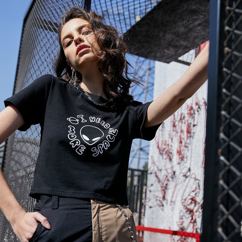 

Letter Graphic Crop Tee, Black