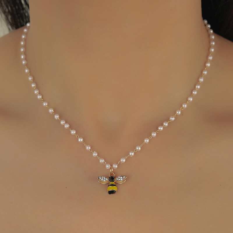 

Bee Pendant Faux Pearl Beaded Necklace, Multicolor