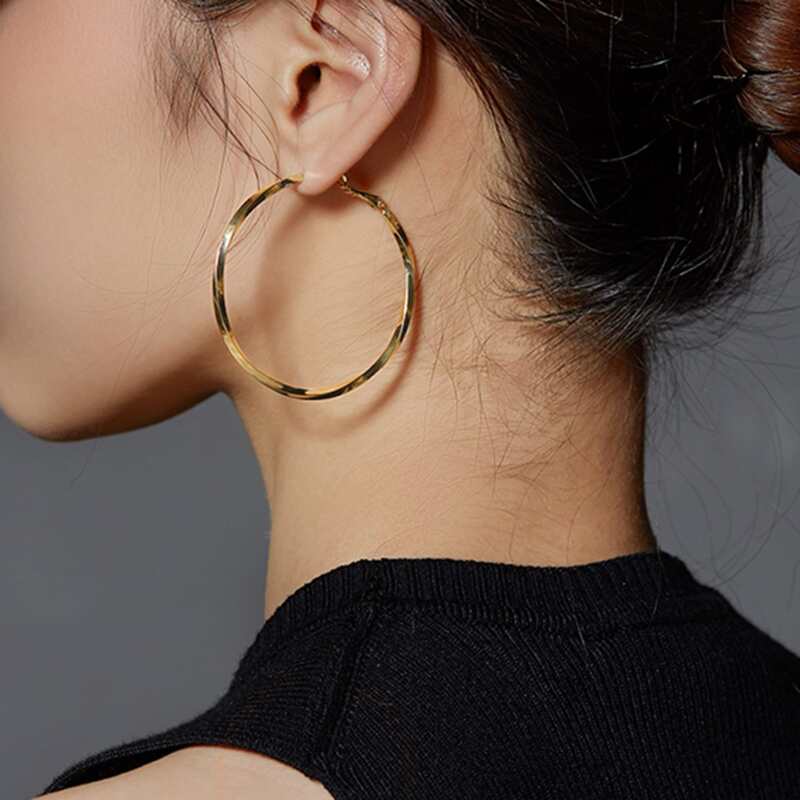 

Twist Hoop Earrings, Gold