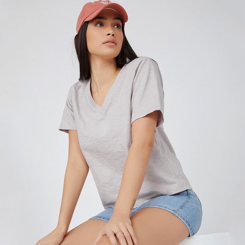 

Slub Cotton V-Neck Solid Tee, Grey