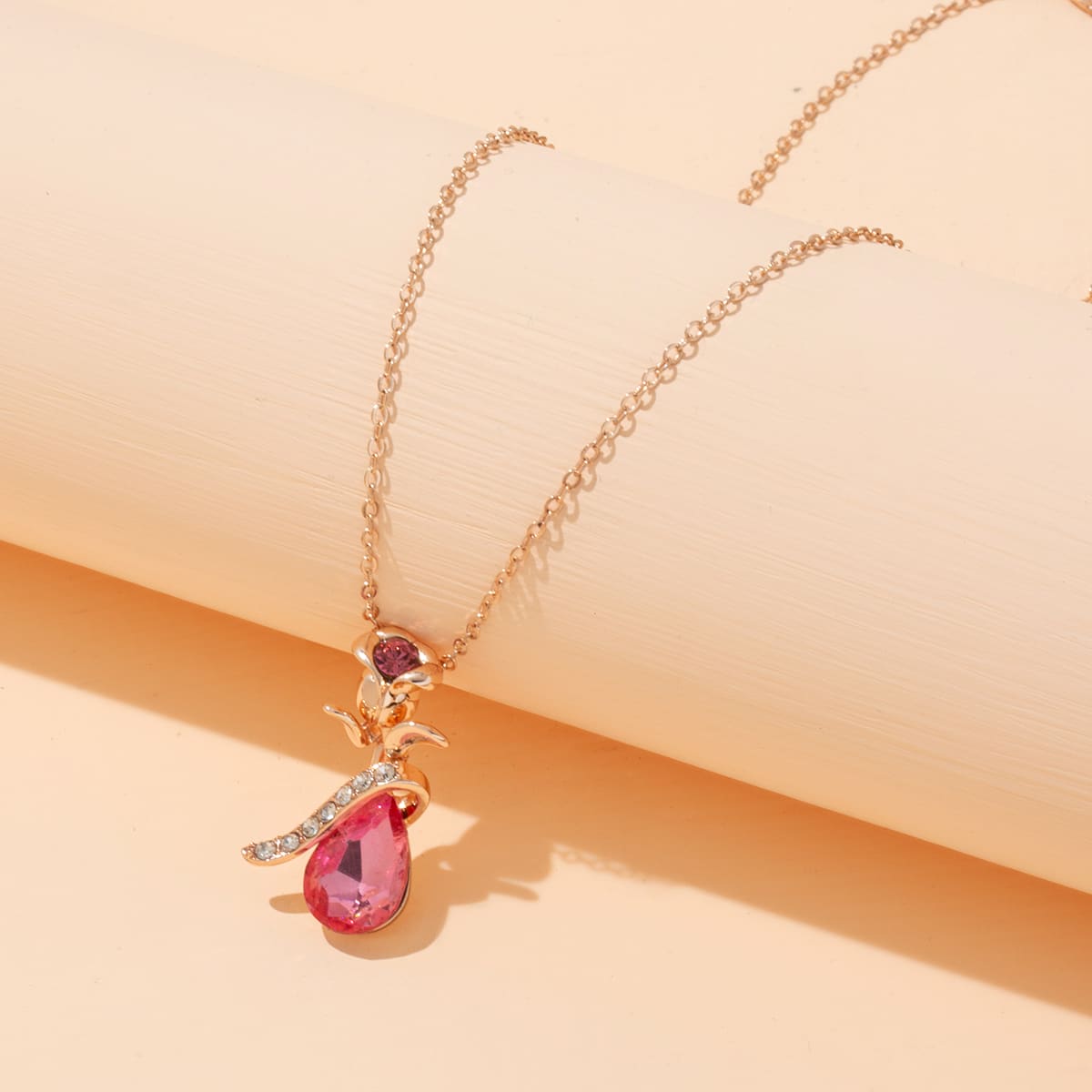 

Rhinestone Floral Pendant Necklace, Gold