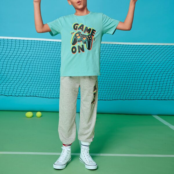 

Boys Letter Graphic Top & Joggers Set, Multicolor