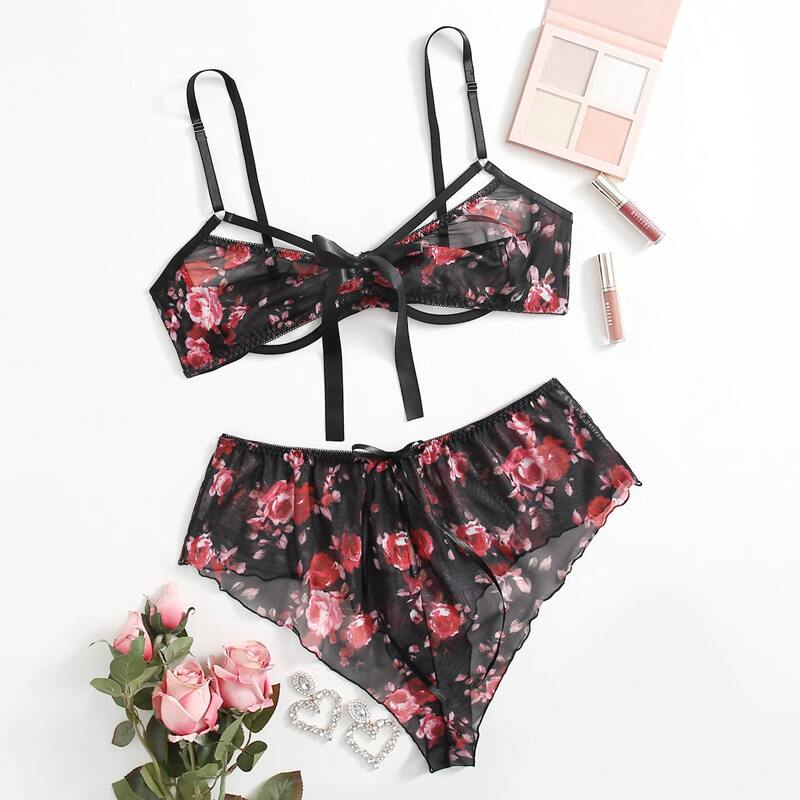 

Plus Floral Mesh Underwire Lingerie Set, Black
