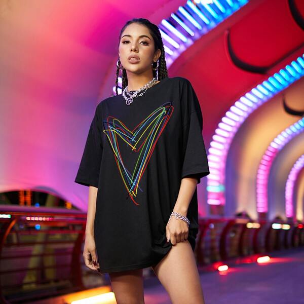 

Heart Print Drop Shoulder Oversized Tee, Black