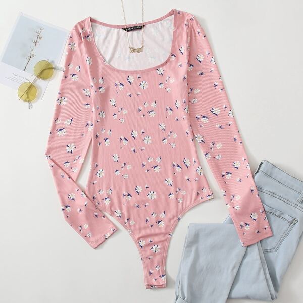 

Scoop Neck Ditsy Floral Bodysuit, Dusty pink
