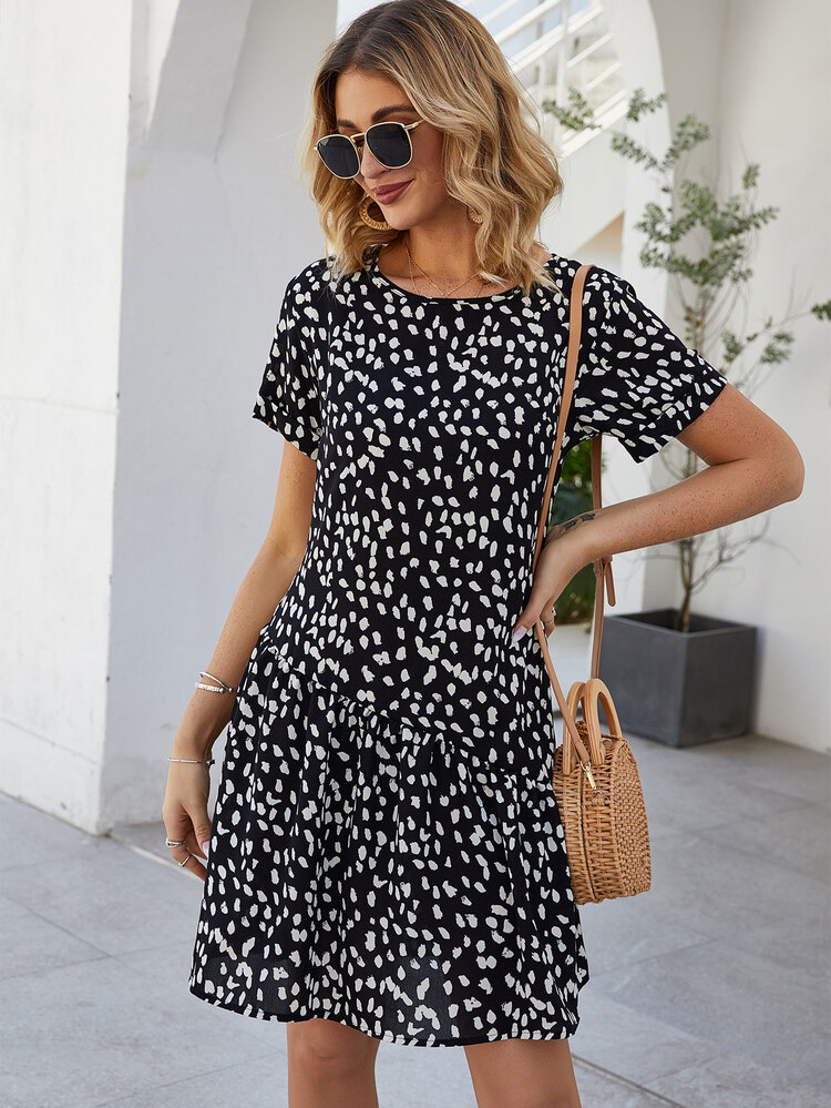 Allover Print Ruffle Hem Smock Dress - Black and White - View 4