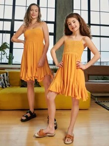 SHEIN 打褶腰荷葉邊下擺吊帶洋裝 - 芥末黃 - 查看 6