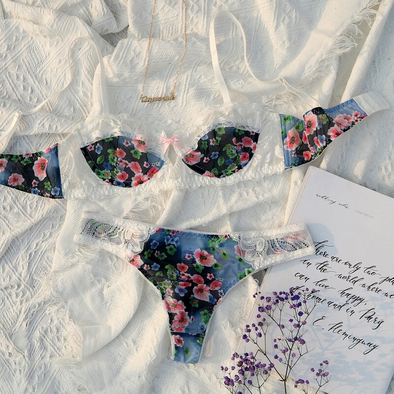 

Floral Print Contrast Lace Underwire Lingerie Set, Multicolor