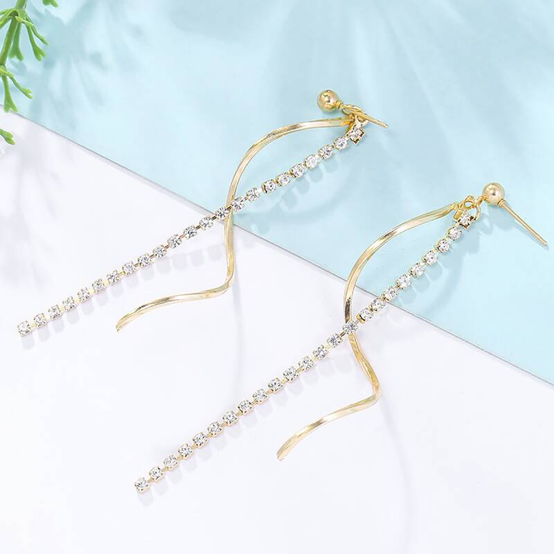 

Rhinestone Scallop Drop Earrings, Gold