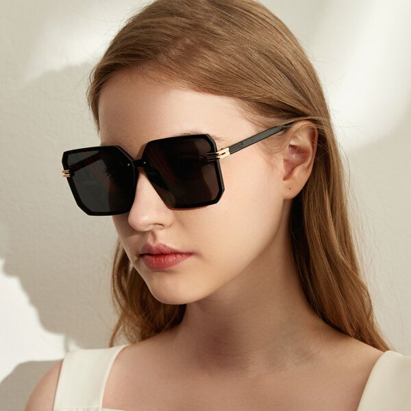 

Irregular Polygon Frame Sunglasses